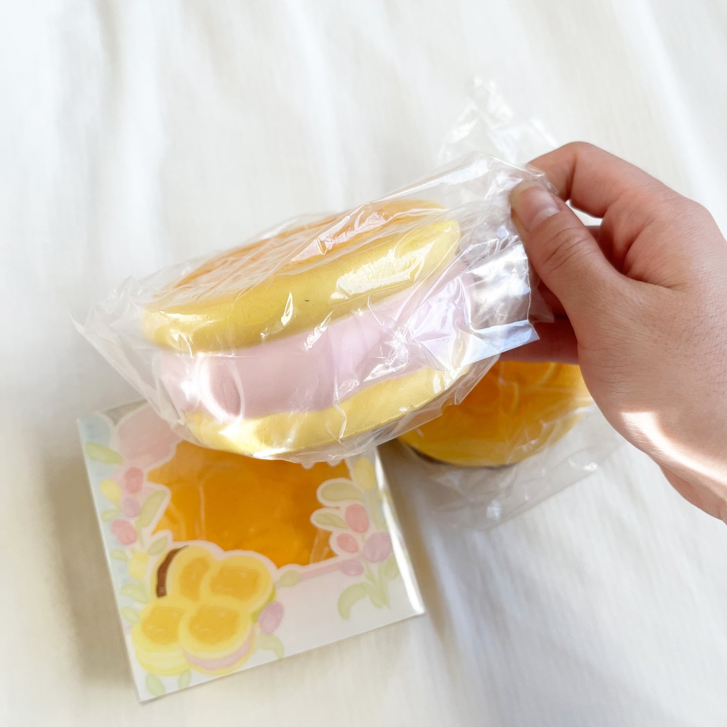 7700 ice cream sandwich squishy
