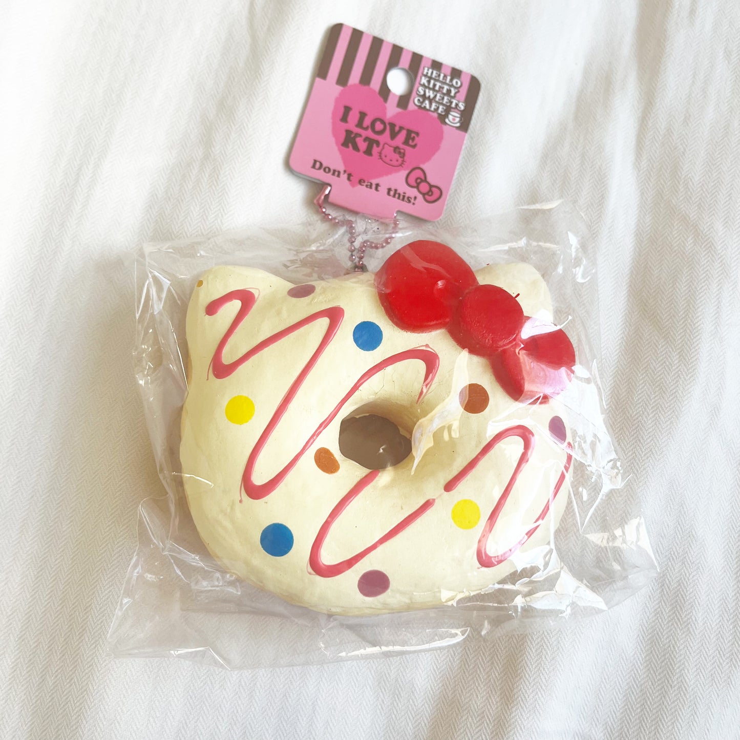 hello kitty donut squishy